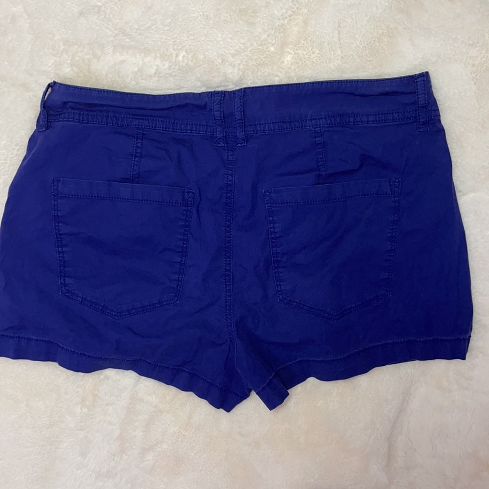 Shorts - Picture 2 of 2